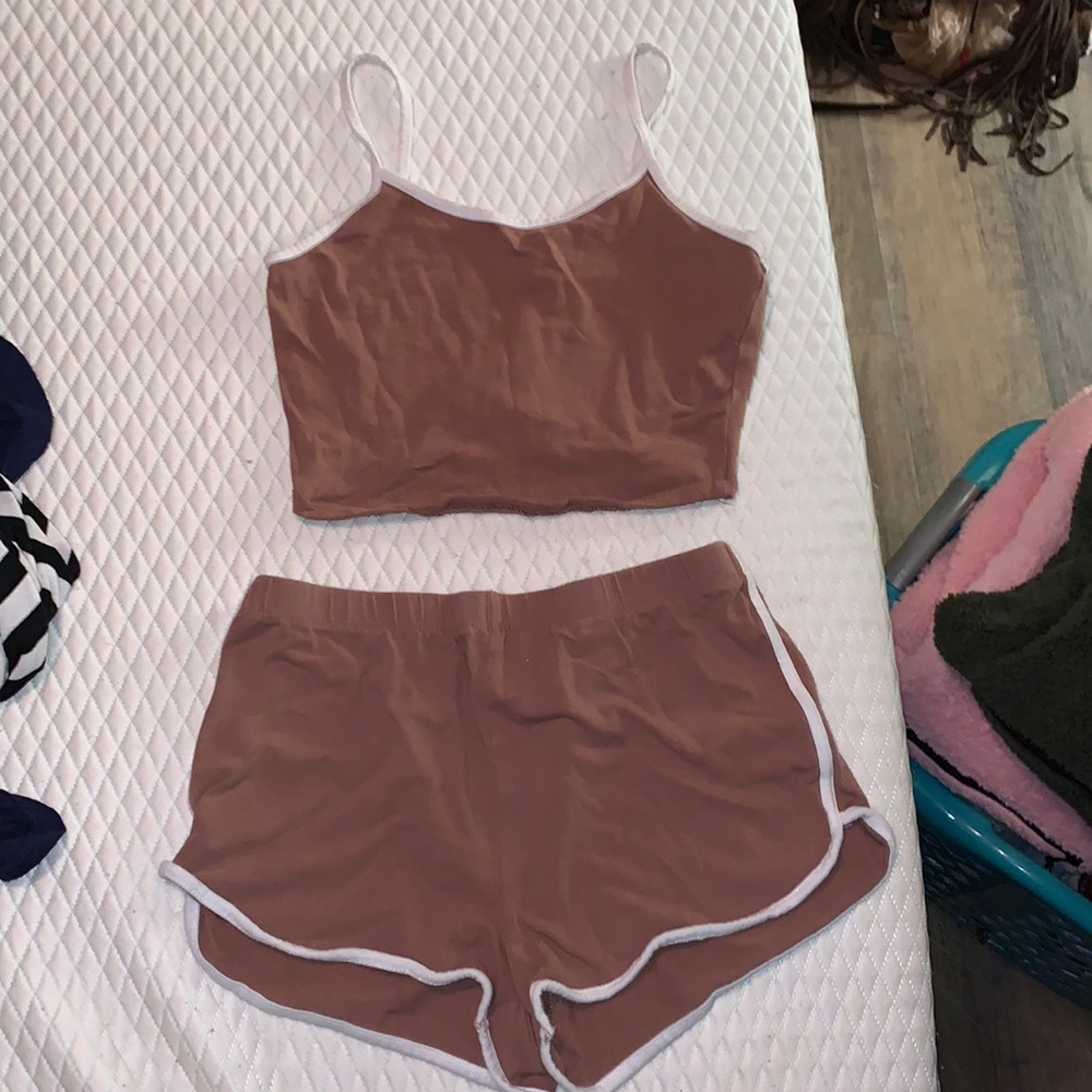 brown sleep set